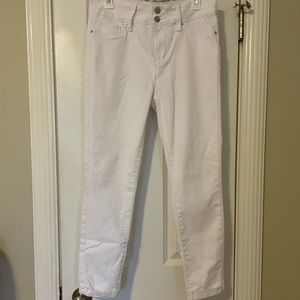 White mid-rise ankle jeans